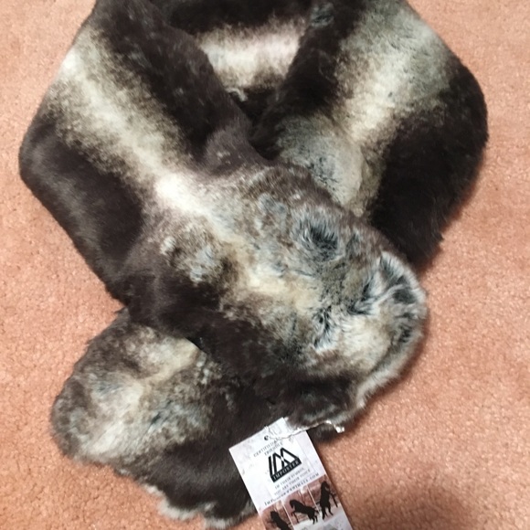 Accessories - Animal friendly faux fur color\scarf